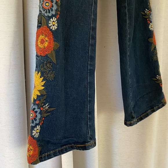 Ashley Mason Premium Floral Embroidered Flare Jeans Women’s Size 24 Hippie Boho - Picture 12 of 16